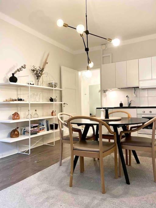 Glorious Apartment In Hakaniemi Хелзинки Екстериор снимка
